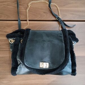 Chic Black Women's Shoulder Bag with Chain Strap